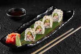 california caviar roll uramaki