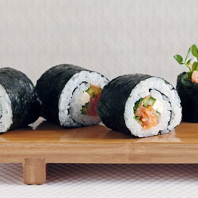 Cheese Salmon Maki (6 Piece )