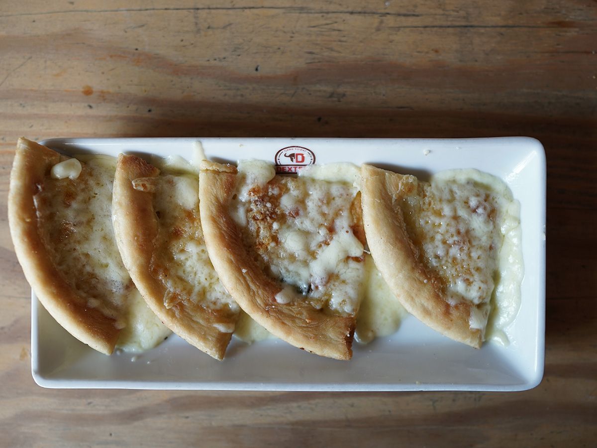 Cheesy Garlic Pizza