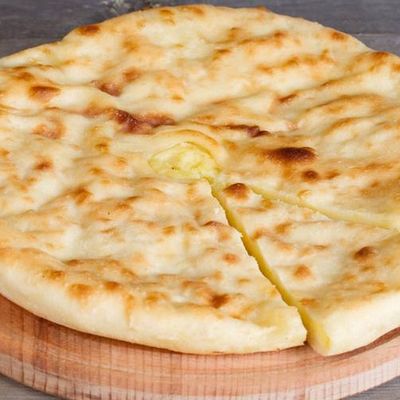 Large chicken pie