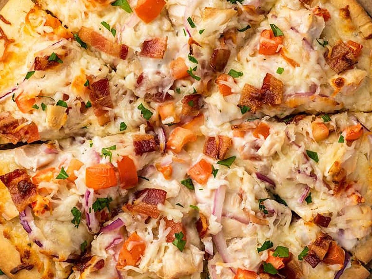 chicken ranch Italian pizza