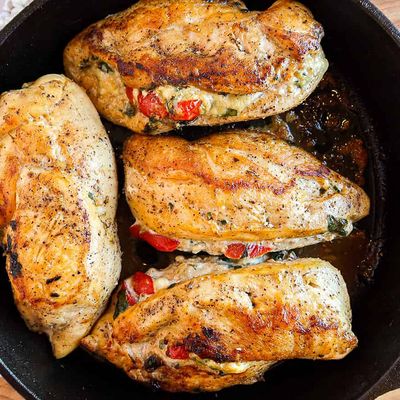 Roquefort chicken dish