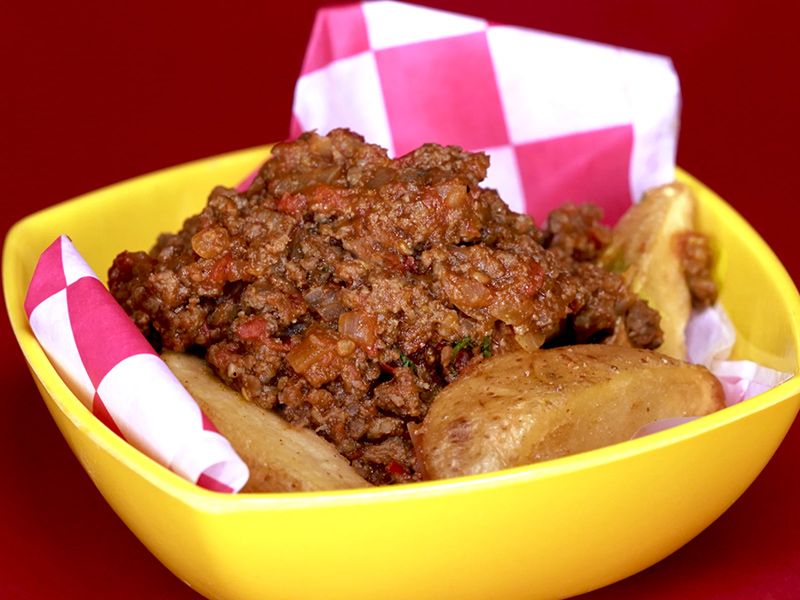 Potato Wedges With Chili Beef