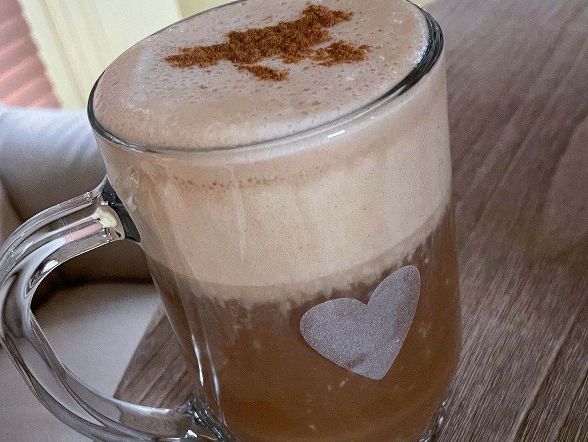 Cinnamon Corto
