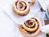Cinnamon rolls nuts