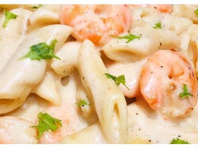 Seafood With White Sauce Pasta