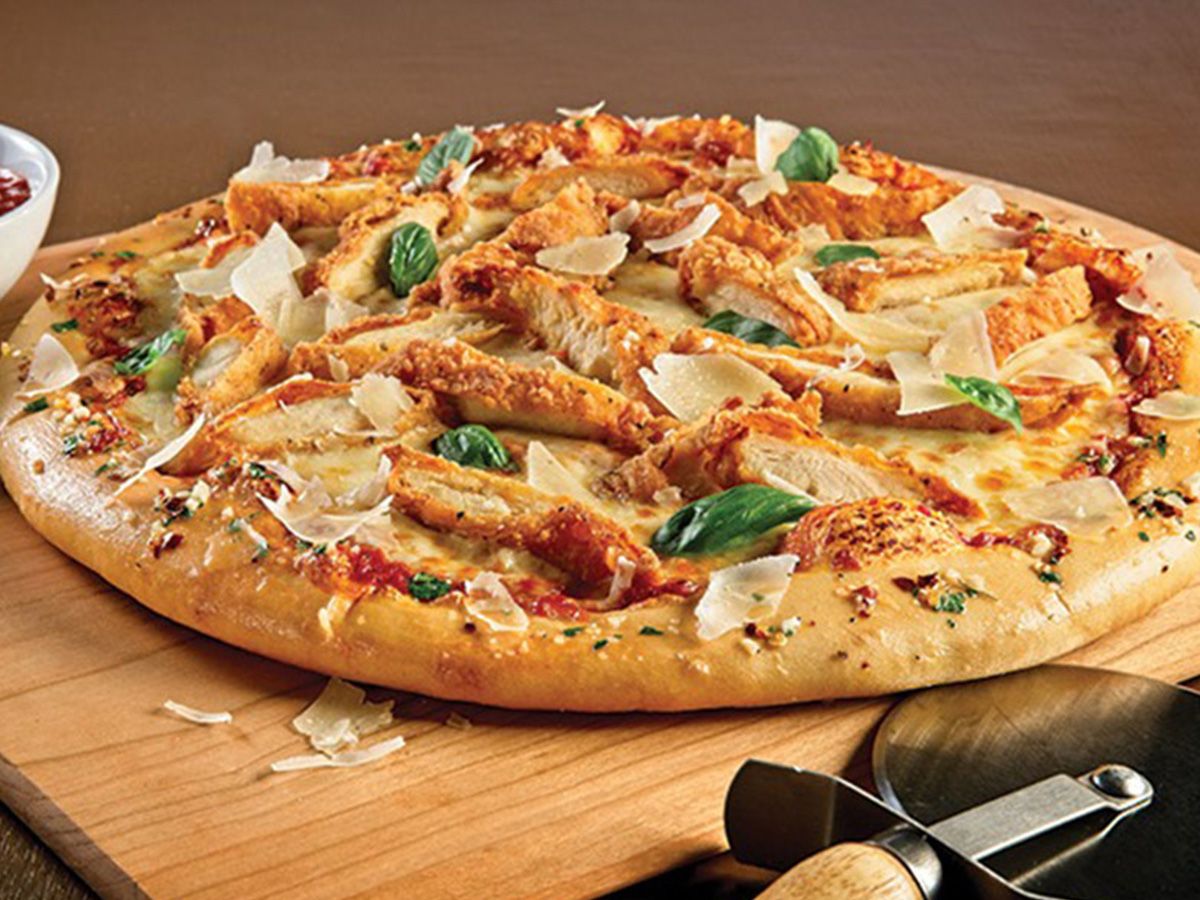 crispy chicken ranch pizza