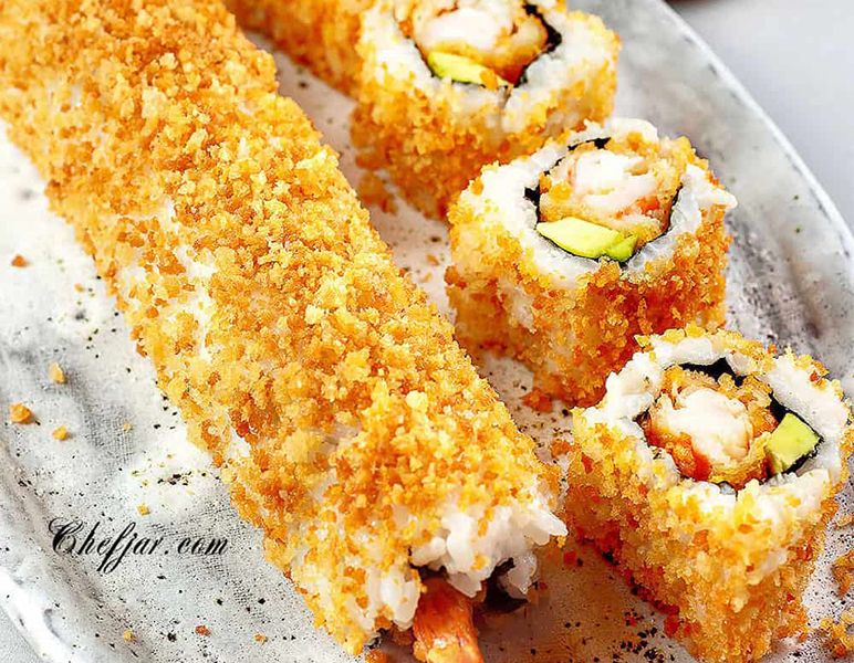 Crunchy Salmon Ura Maki Roll