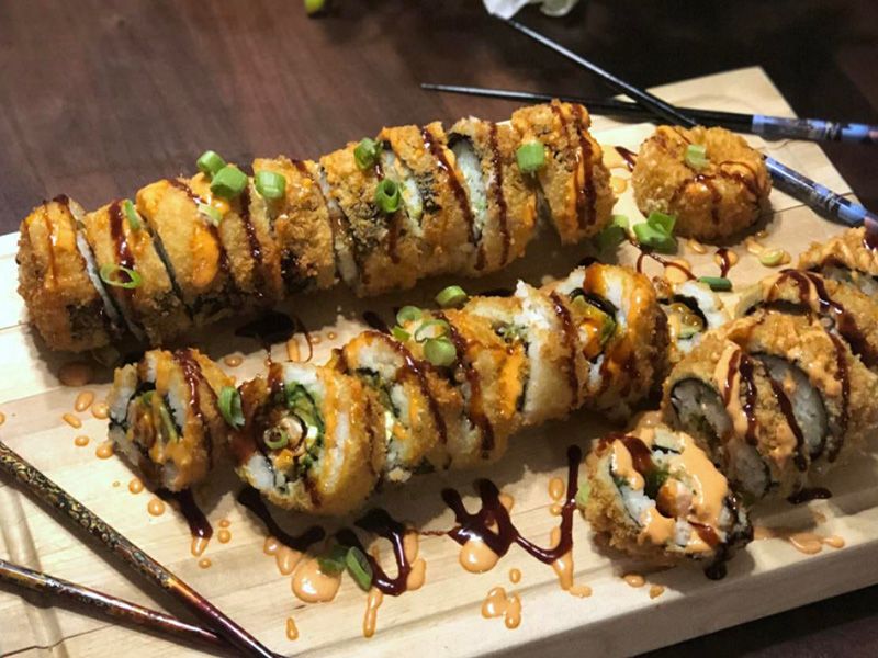 Crunchy Salmon Maki Roll
