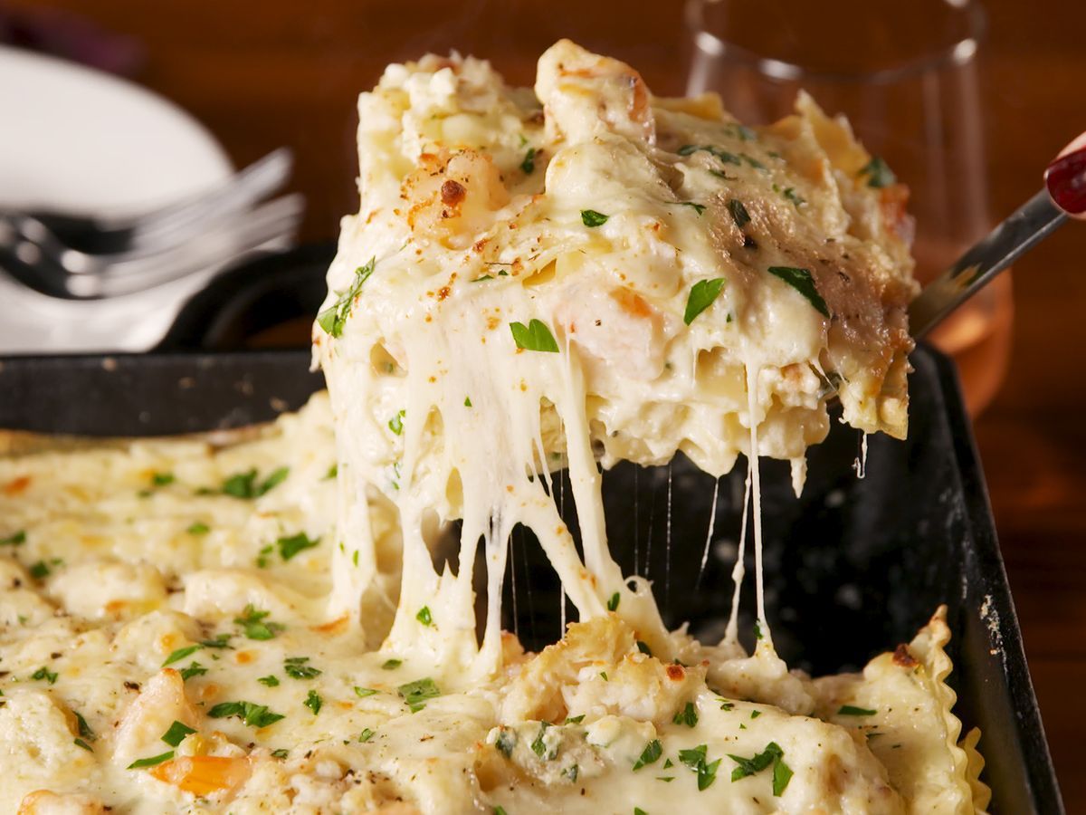 Crabs With Bechamel and mozzarella cheese Tray