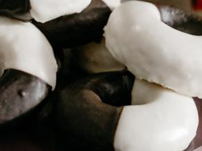 Balck And White Doughnut