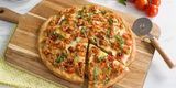Tuna oriental pizza