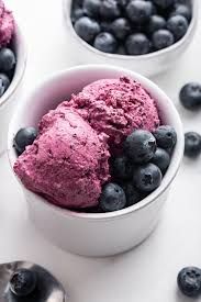 Yougurt berry scoop