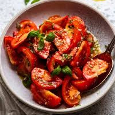 Spiced tomatoes - green salad