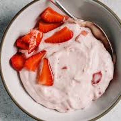 Medium Apple and Strawberry Yogurt