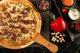 Mix Chicken With Pastrami Pizza
