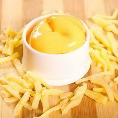 بطاطس مقلية مع صلصة جبنة
