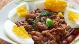 Foul With Fried Eggs Sandwich