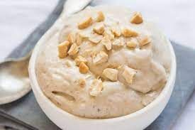 Nuts Qeshta