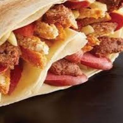 كريب دجاج كوردون بلو مع سجق