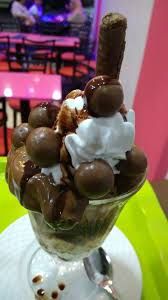 Kit Kat Chocolate Ice Cream