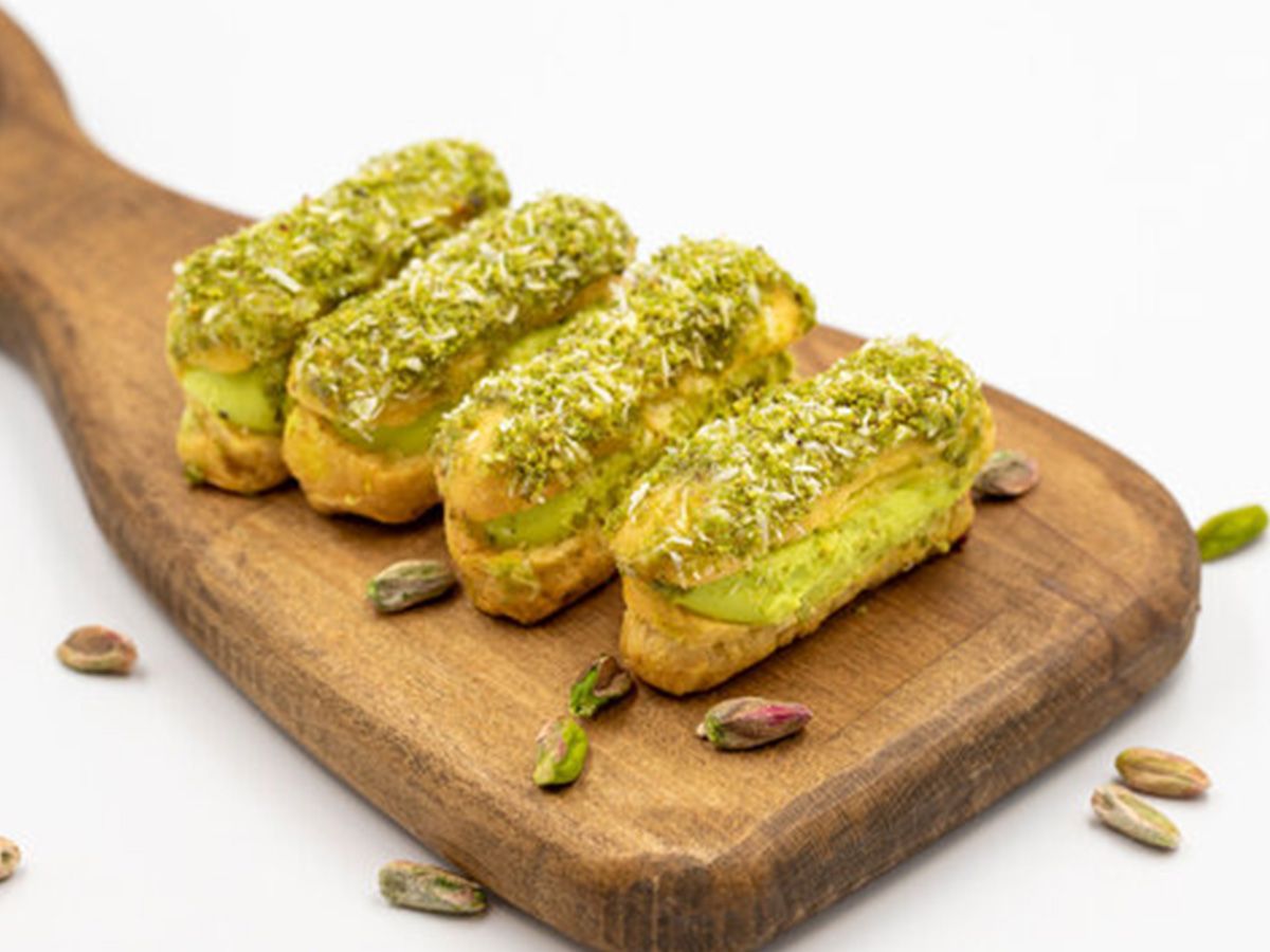 Pistachio Eclair