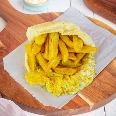 French fries with omelet sandwich