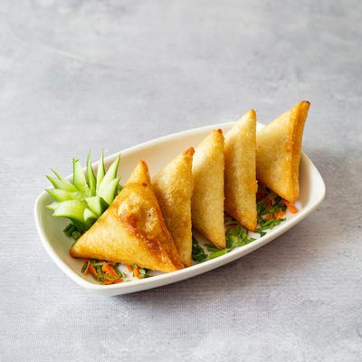 Meat and cheese Sambousek
