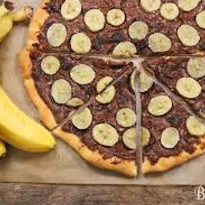 Sweet Nutella Pizza & Banana