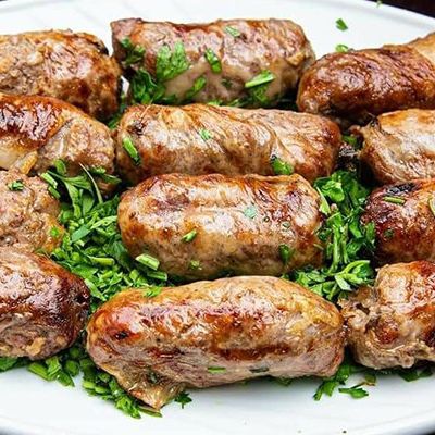 Kilo Of Lamb Tarb, Salad And Bread