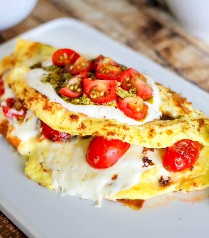 Mozzarella omelet