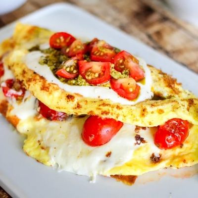 Mozzarella omelet
