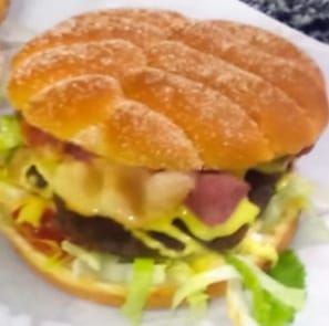 Grilled breast bun with Milano sausage