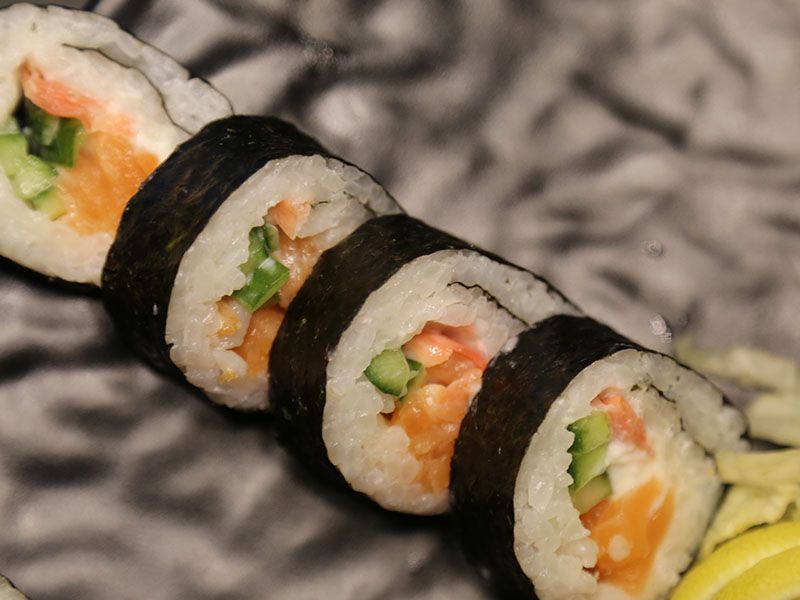 futomaki salmon roll