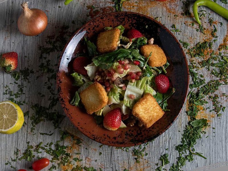 Halloumi Salad 319 Cal