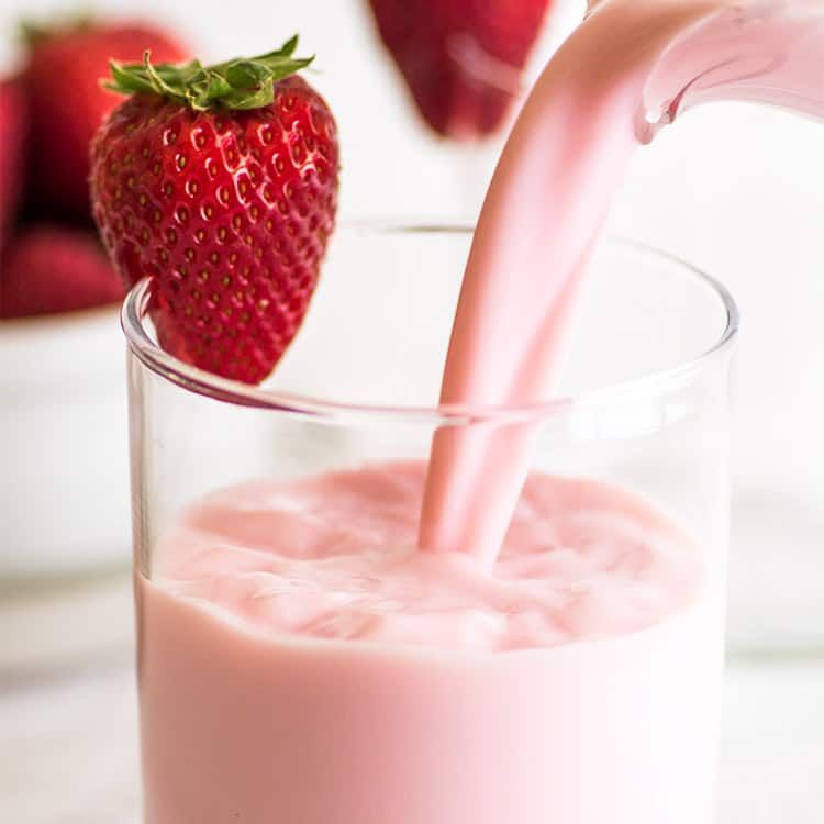 Strawberry With Milk Juice