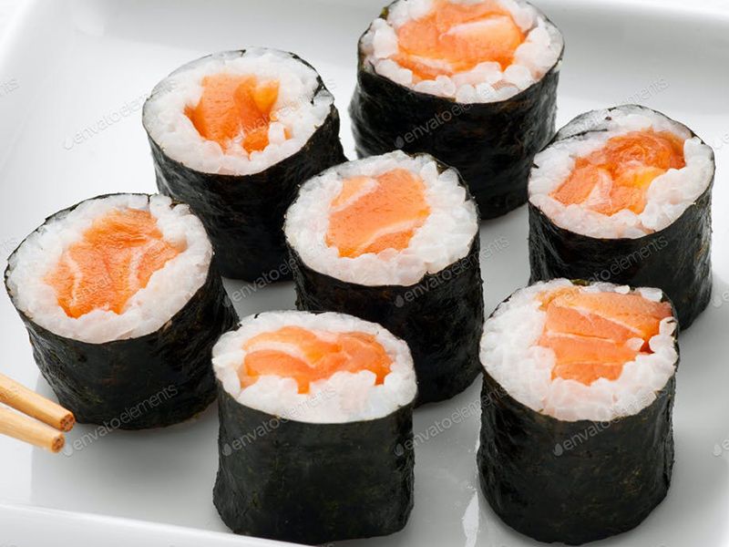 Salmon Hosomaki