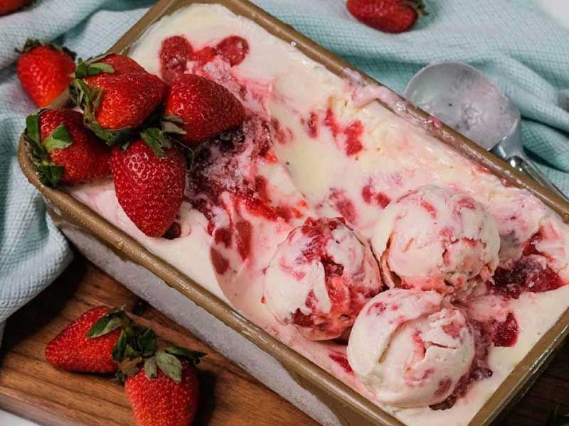 Peach Cheesecake Ice Cream