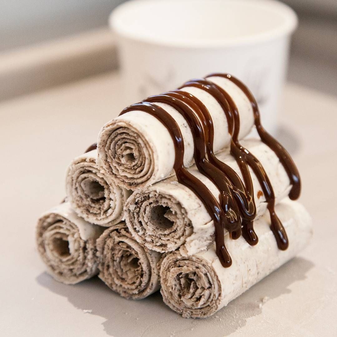 Oreo Banana ice cream roll