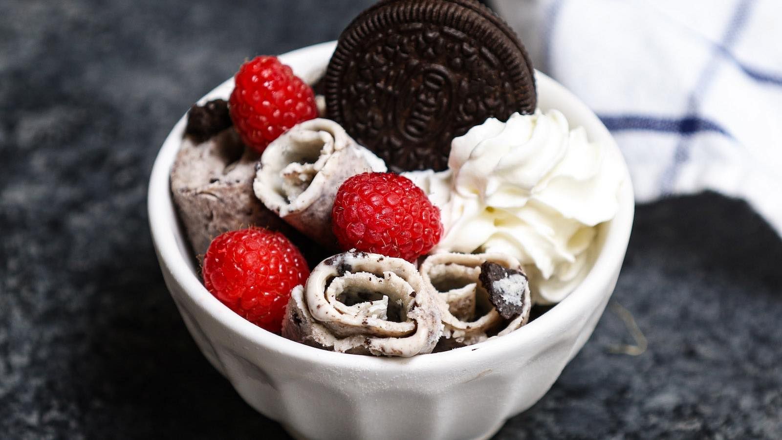 Mix berries ice cream roll