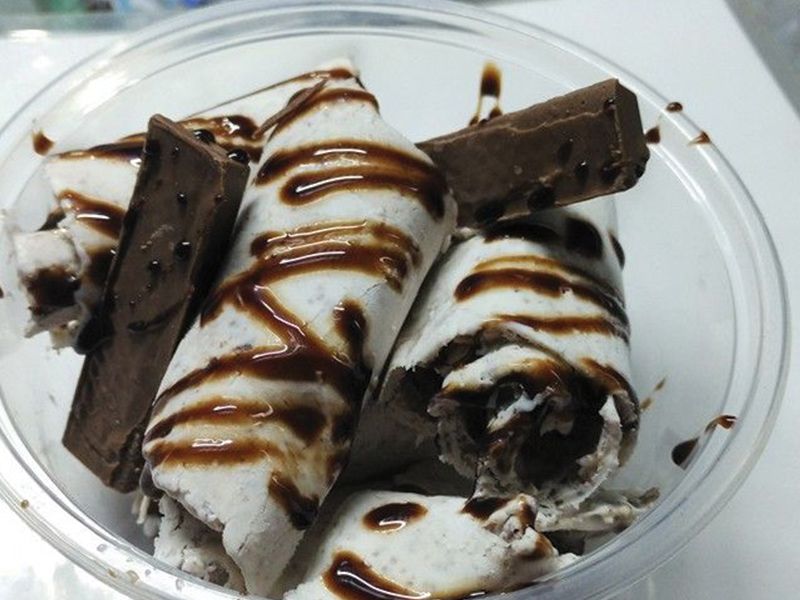 Kitkat Chocolate Ice Roll