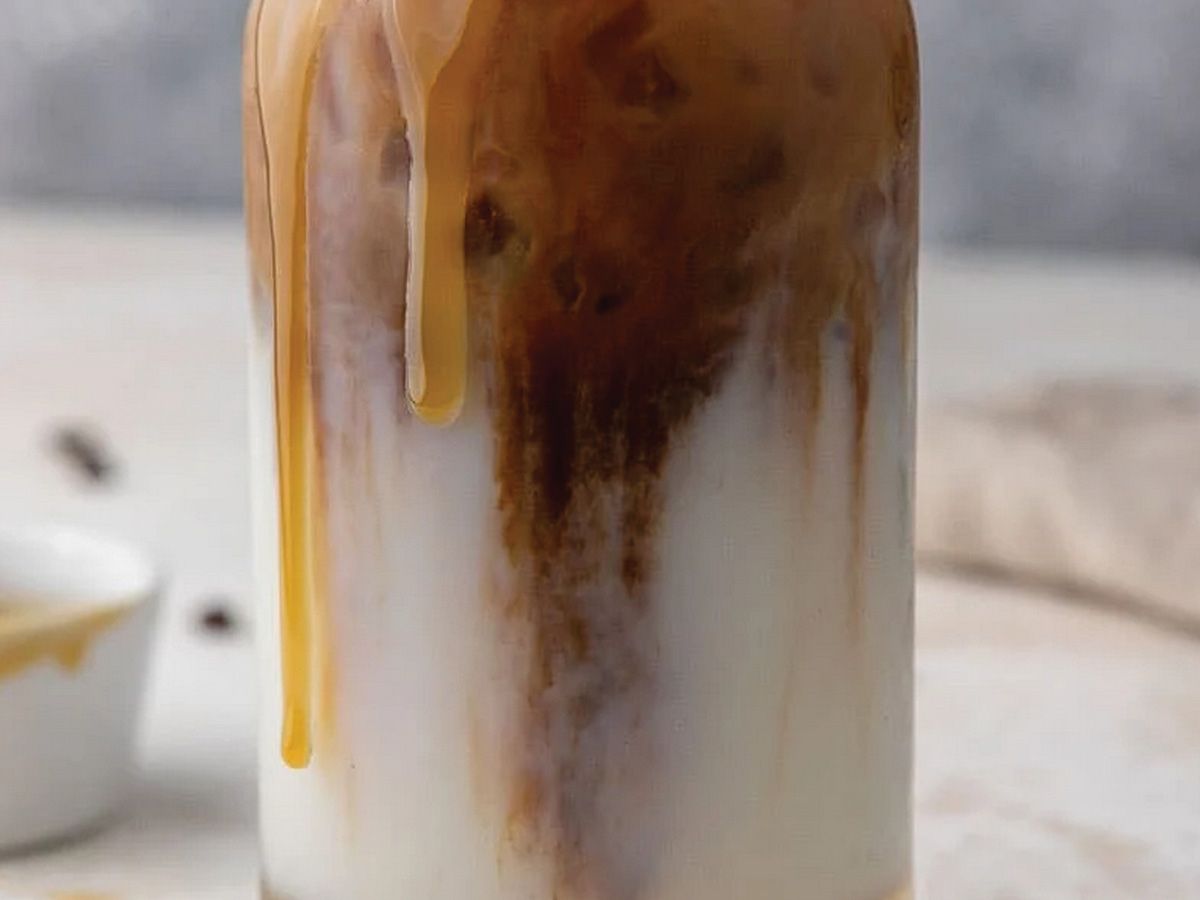 ICED CARAMEL MACCHIATO