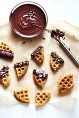 Waffle Bites With Chocolate Sauce Box