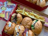 Medium Mix Shawerma in Bun Bread Box