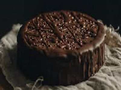 Half Oreo Half Dark Chocolate Torte - 28 Cm