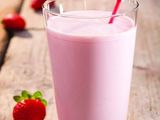 Strawberry With Milk Juice