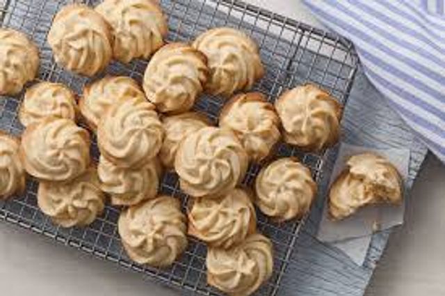 Petit Four With Nuts