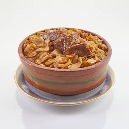 Meat casserole with onions
