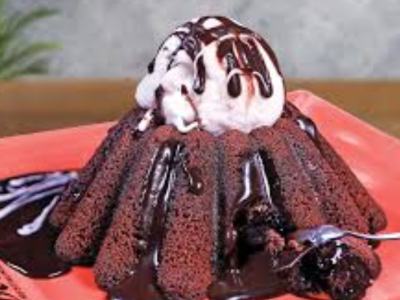 Molten cake with ice cream