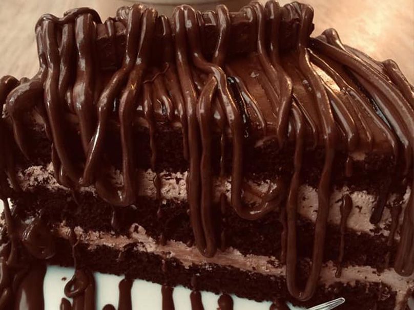 Flutes Chocolate Cake